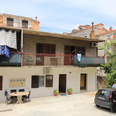 With A Parking Space - 17766 Σπλιτ