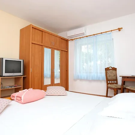 With A Parking Space - 17766 Guest house 2*